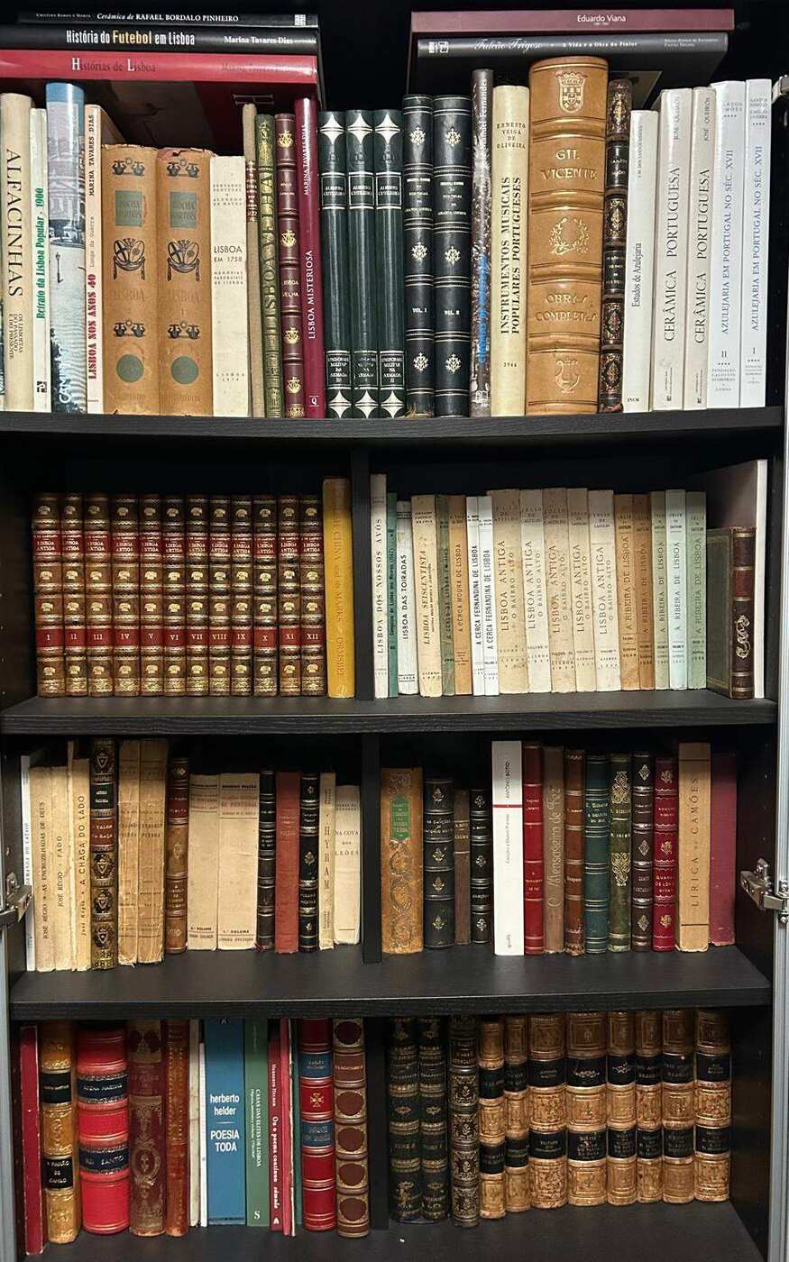 Livros antigos do acervo de Nuno Neves
